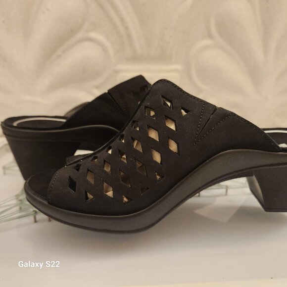 Romika "Mokassetta 335" Perforated Sandals. NIB. Size 37/US 6-6.5 - Picture 6 of 12
